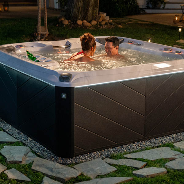 Hosting a Memorable Couples' Hot Tub Night